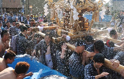 フォトコンテスト：水掛け最高潮