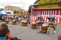 大迫力ののさか太鼓、植木オークション、抽選くじ付きもち投げなど、いろいろなイベントが盛りだくさん(写真は過去のもの。)01