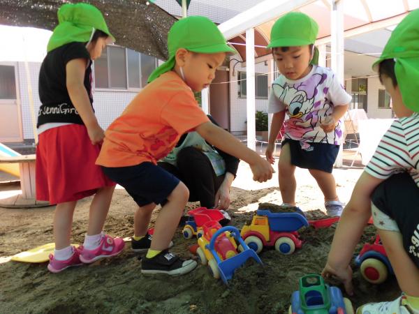 八日市場幼稚園 園庭解放(砂場遊び)