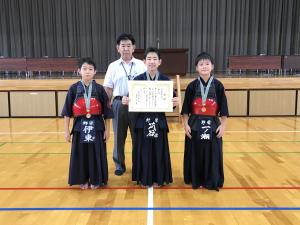 小学生低学年の部で第三位に入賞した野栄剣道スポーツ少年団