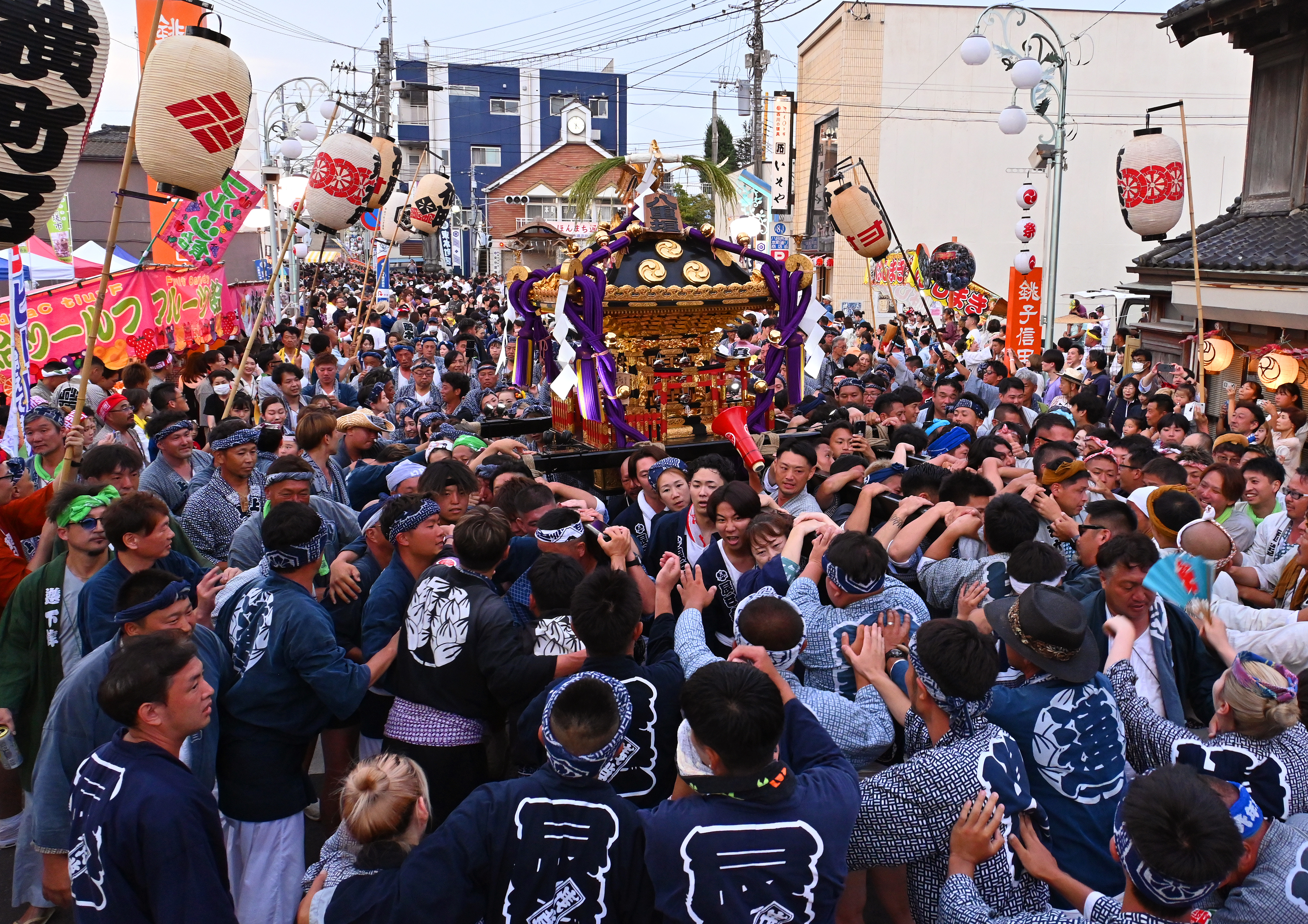 一般部門　入選「神に群れる」